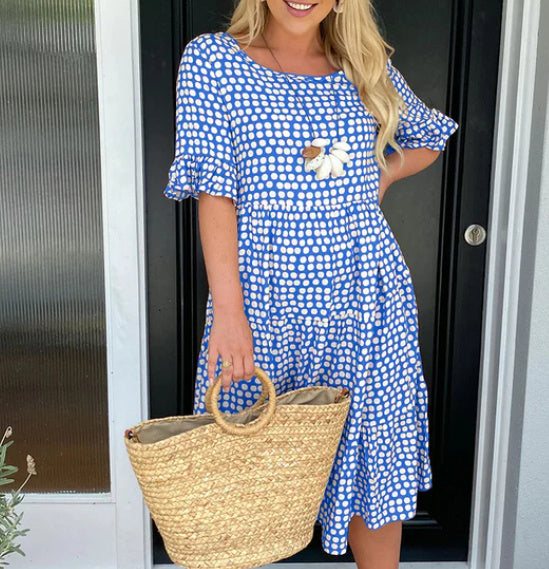 Patricia | Tyylikäs mekko pyöreällä kaula-aukkolla  
Kajo - Elegantti mekko pyöreällä kaula-aukkolla