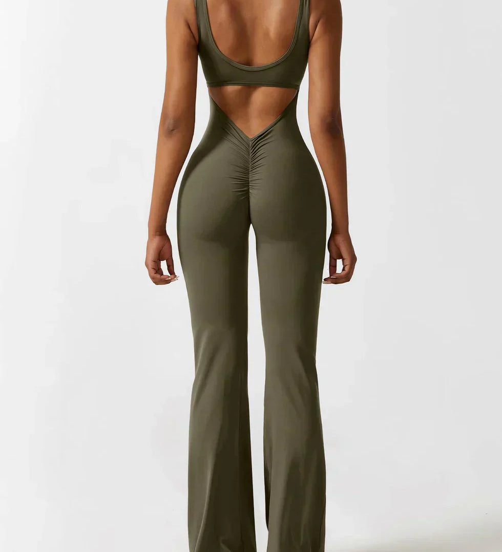 Kajo | Tyylikäs jumpsuit V-muotoisella selällä
